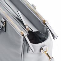 8.2-CARLA-light-gray-detal-zamek