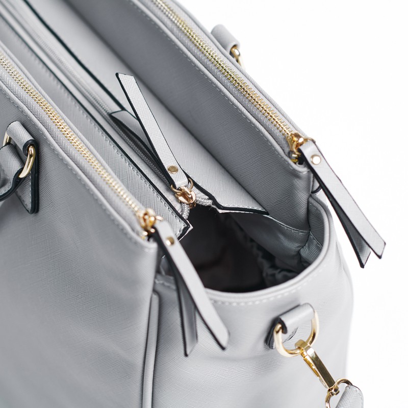 8.2-CARLA-light-gray-detal-zamek