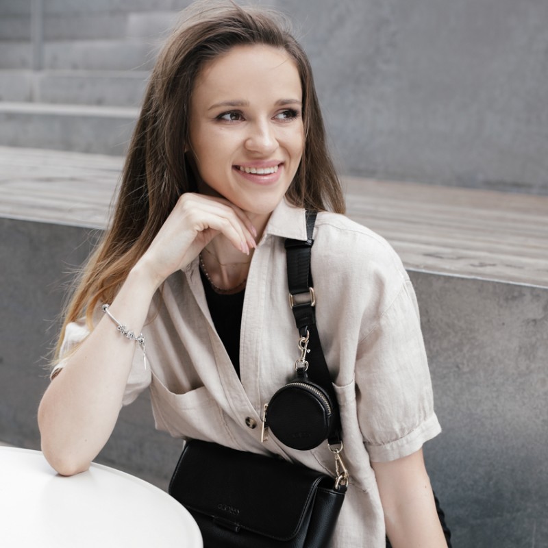joissy-listonoszka-dla-mamy-kenza-black-czarna-na-modelce-7