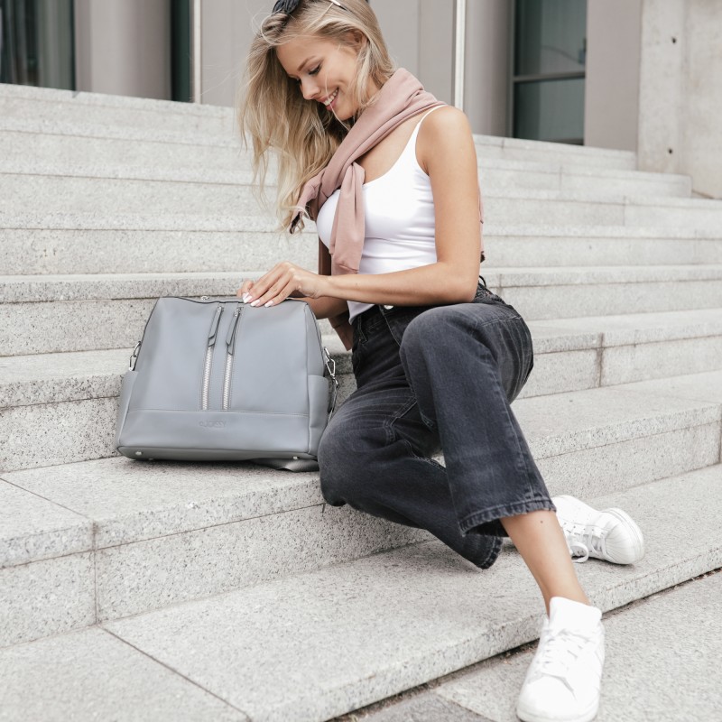 joissy-mini-torba-plecak-do-wozka-dla-mamy-grey-szary-na-modelce-2