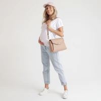 joissy-organizer-do-wozka-listonoszka-midi-blush-beige-biszkoptowa-na-modelce-