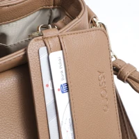 joissy-etui-na-karty-platnicze-hold-it-2