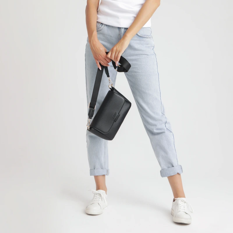 joissy-listonoszka-dla-mamy-kenza-black-czarna-na-modelce-2