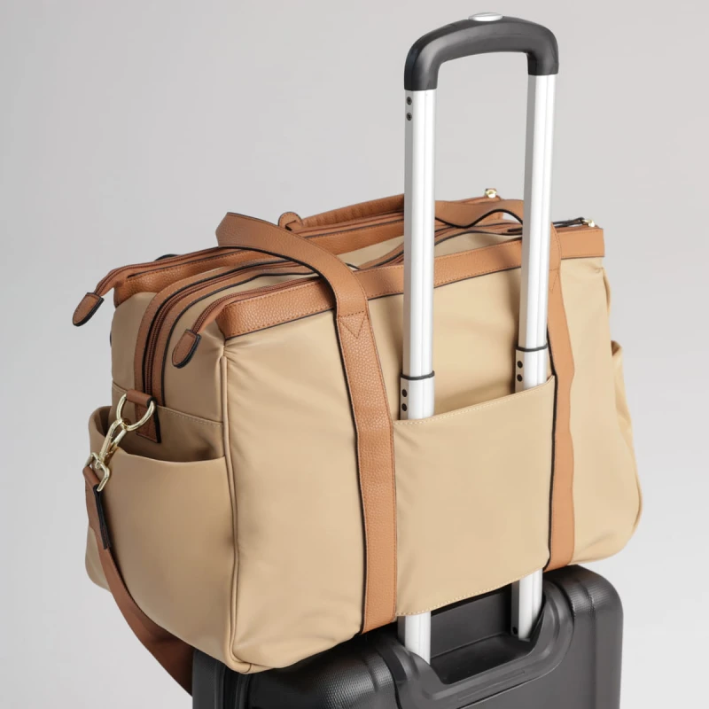 joissy-torba-do-porodu-weekend-weekender-beige-beżowa-na walizce.jpg
