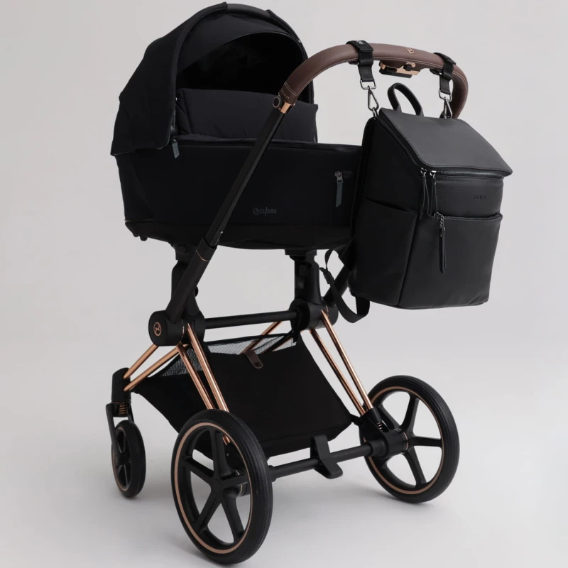 joissy-roomy-plecak-do-wózka-dla-mamy-i-taty-black-gun-metal-na wózku.jpg
