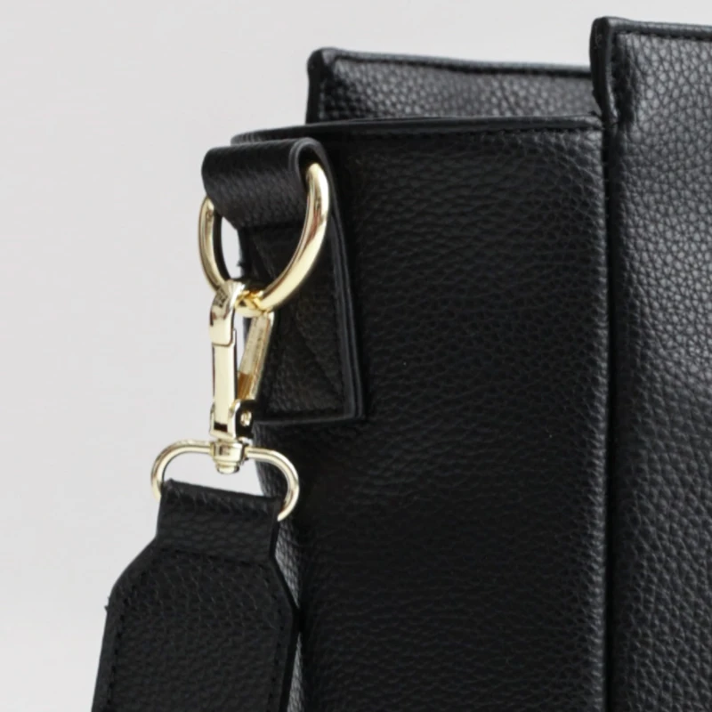 joissy-torba-dla-mamy-torba-do-wózka-gina-black-gold-detal.jpg