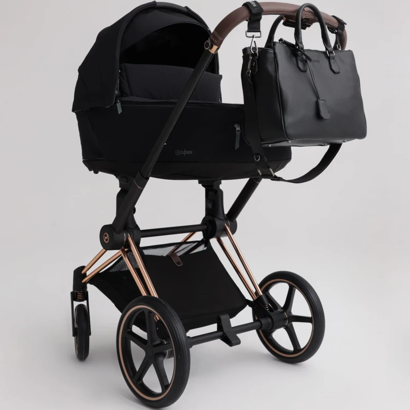 joissy-torba-dla-mamy-torba-do-wózka-mila-black-gun-metal-na wózku.jpg