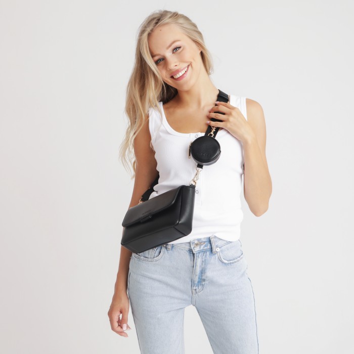 joissy-listonoszka-dla-mamy-kenza-black-czarna-na-modelce