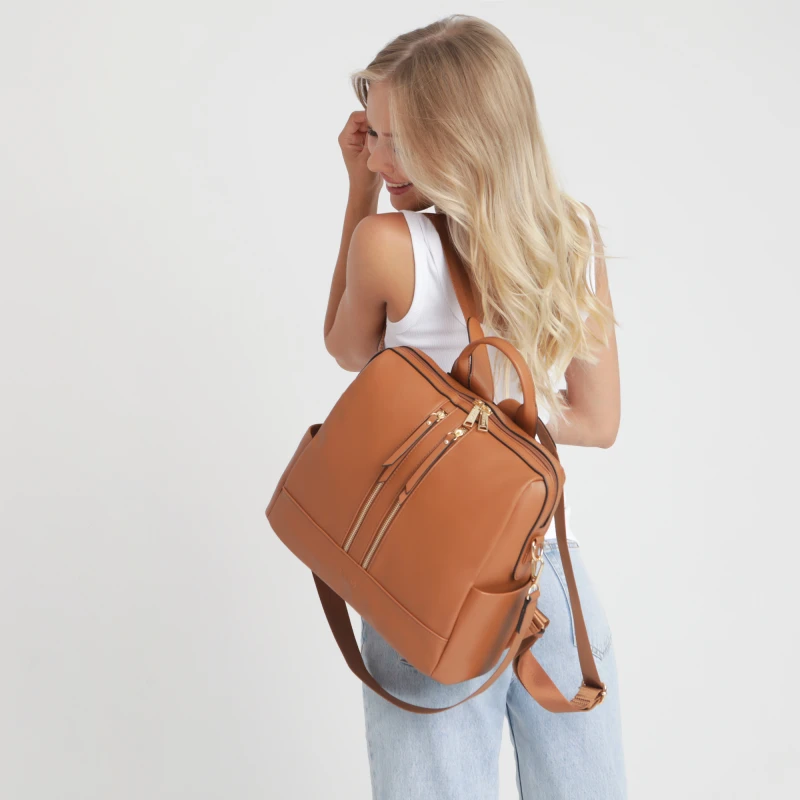 joissy-mini-torba-plecak-do-wozka-dla-mamy-camel-kamelowy-na-modelce-4