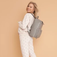 joissy-plecak-do-wozka-dla-mamy-i-taty-na-modelce